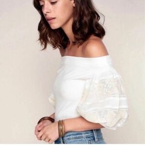 EUC ✵☽Free People☾✵ Embroidered Ivory + Cream Lace Off Shoulder Knit Top | Small